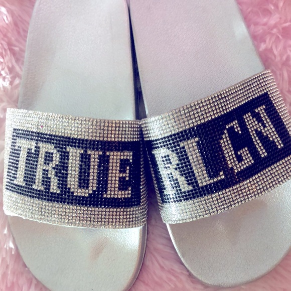 True religion slides - Picture 3 of 4